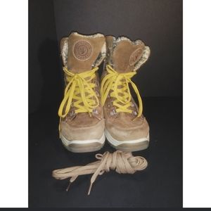 Santana Canada Marlie Boots Womens sz 10